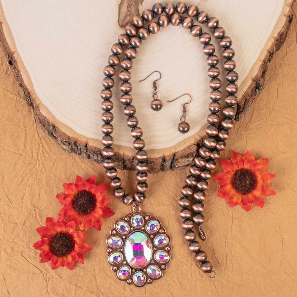 NWT! Stunning Large Crystal Pendant Necklace & Earrings! 🤩